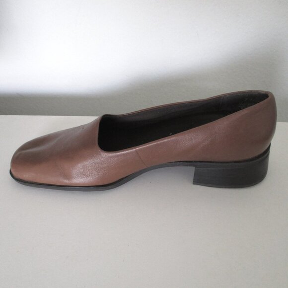 Easy Spirit Womens Brown Leather Loafer w/1" Rubber Block Heel - Size 7.5M - Picture 6 of 8